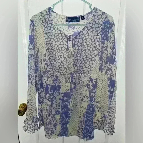 Susan Graver Tops - 💜 Floral Semi-Sheer Flowing Long Sleeve Blouse Size Medium